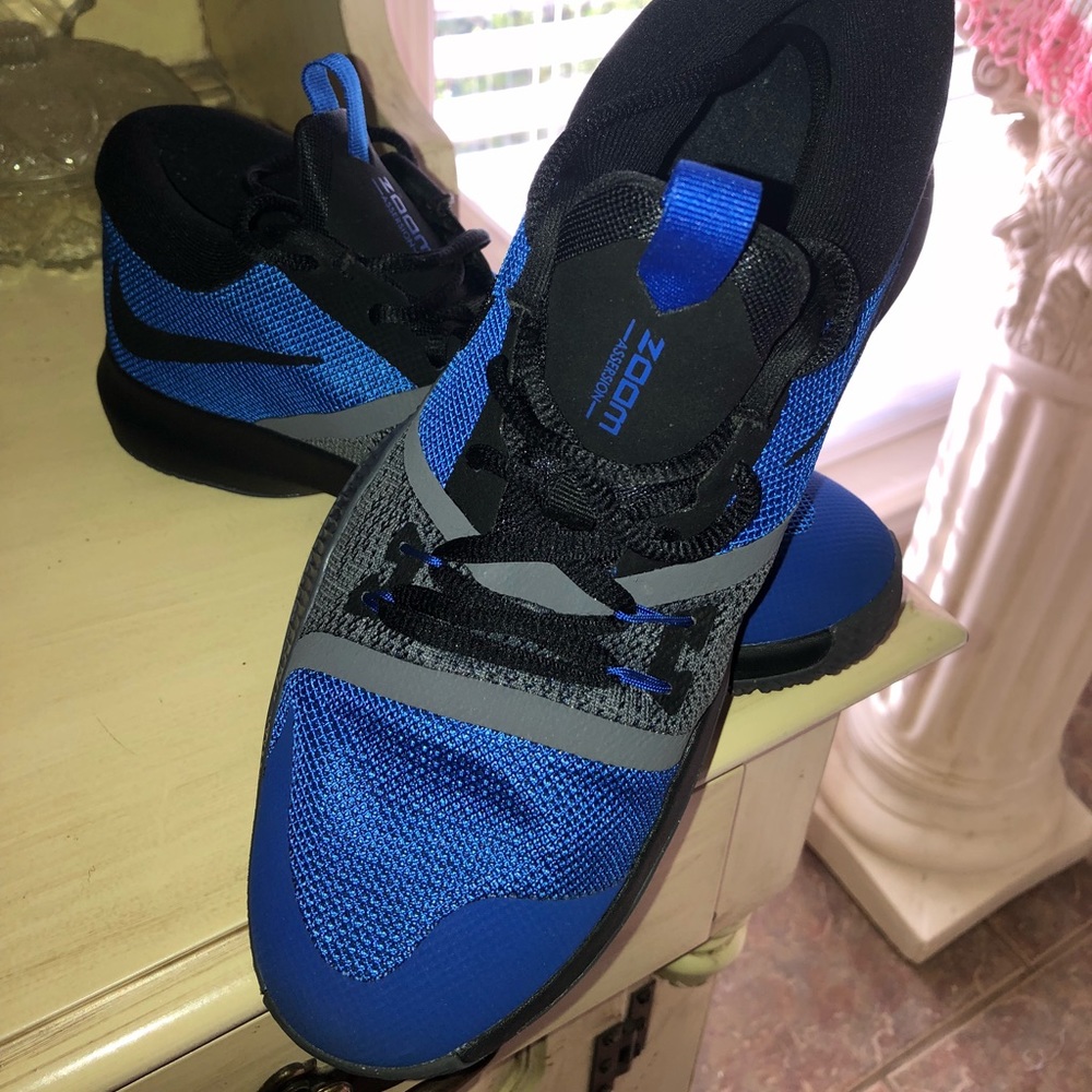 Boys Nike Zoom Blue/black size 7Y
